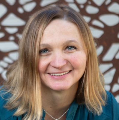 Portrait of Dr. Jelena Tesic